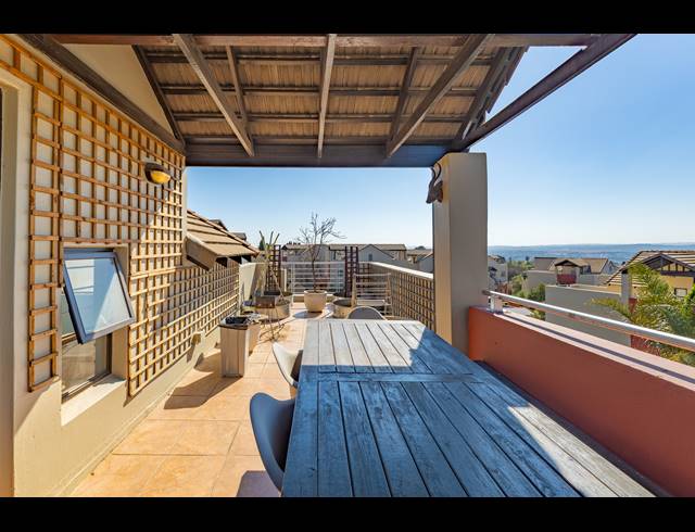 2 BEDROOM APARTMENT FOR SALE IN LONEHILL